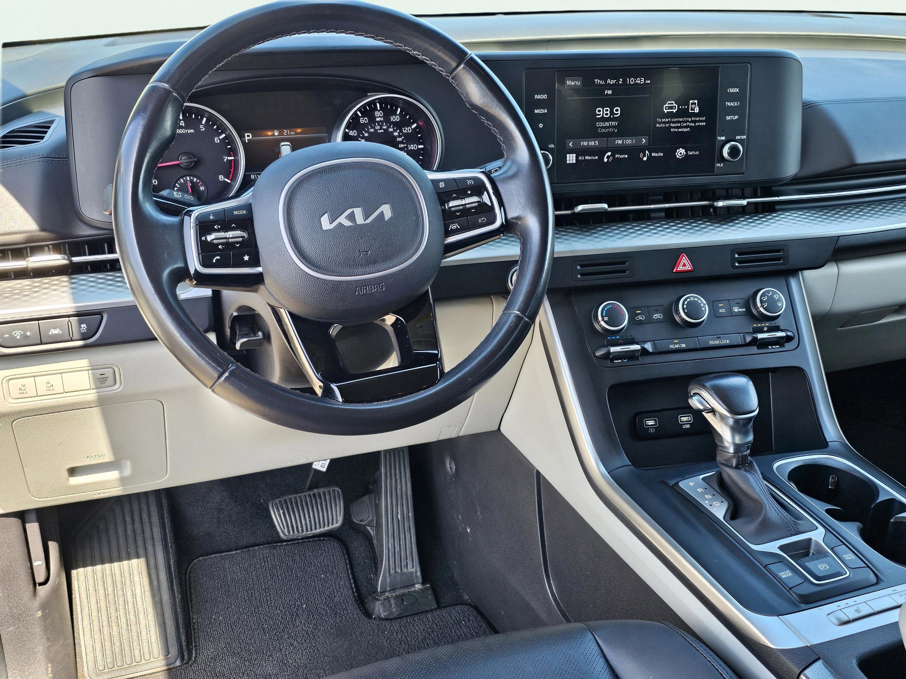 Used 2023 Kia Carnival LX image 34