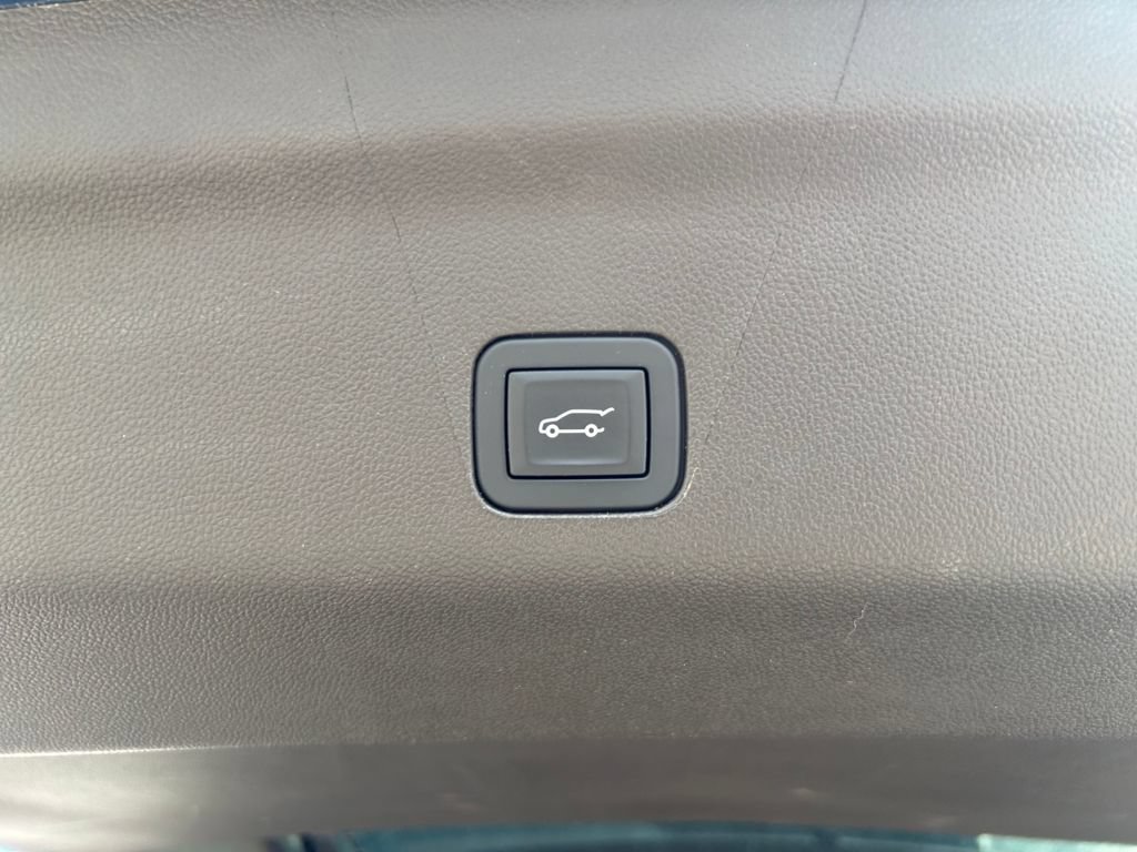 Used 2025 GMC Yukon Elevation AWD/4WD image 28