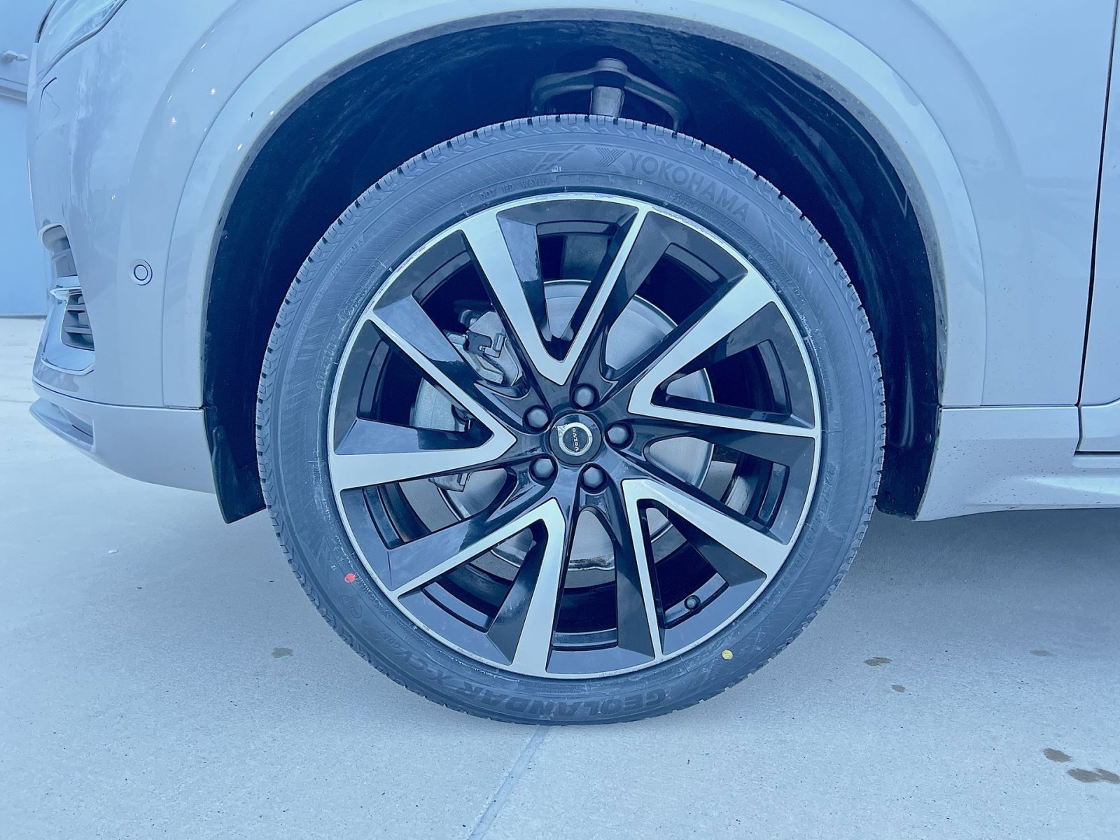 Certified 2023 Volvo XC90 B6 Plus image 12