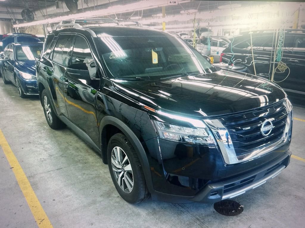 Used 2025 Nissan Pathfinder SL image 6