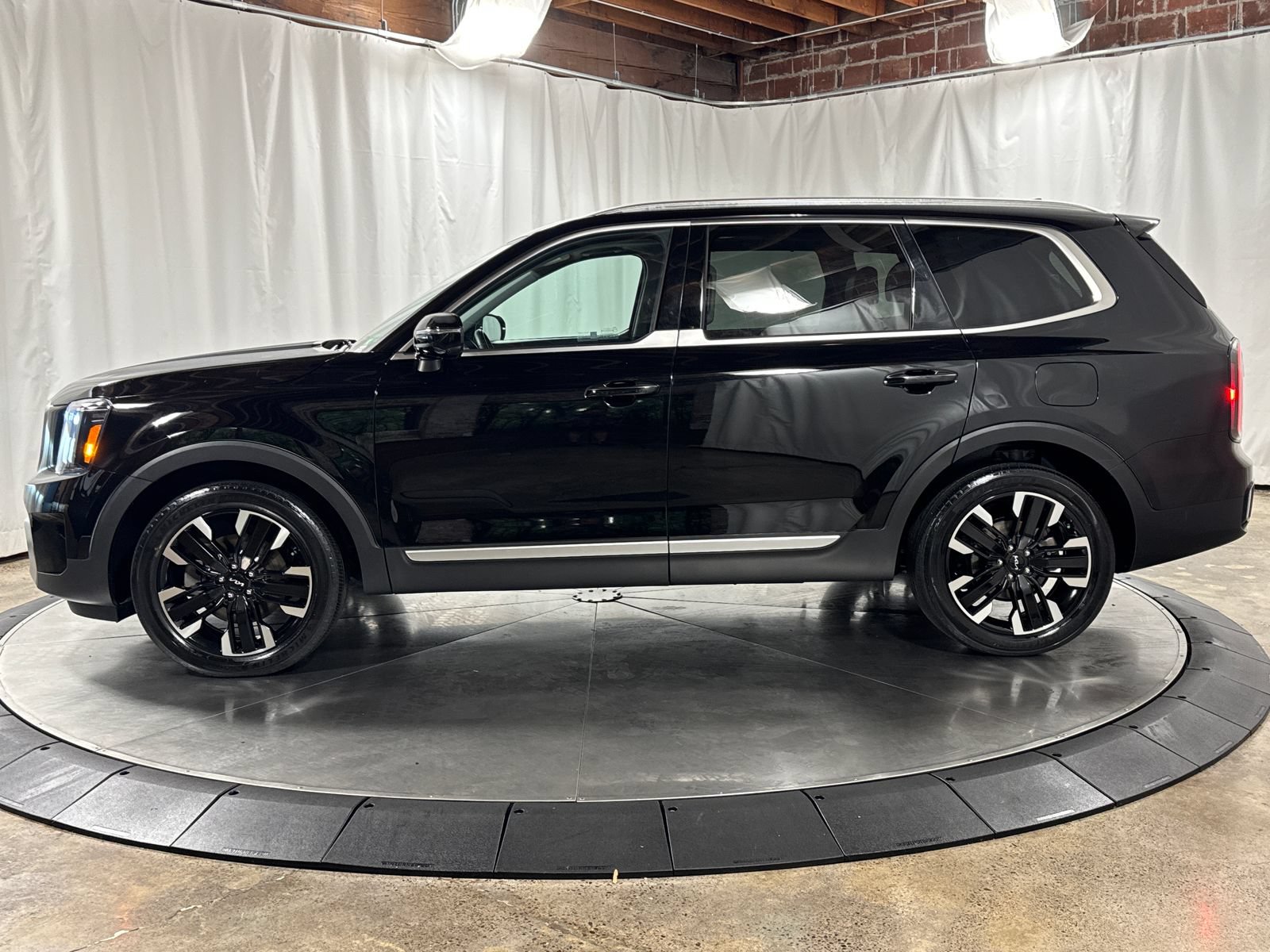 Used 2023 Kia Telluride SX AWD/4WD image 8