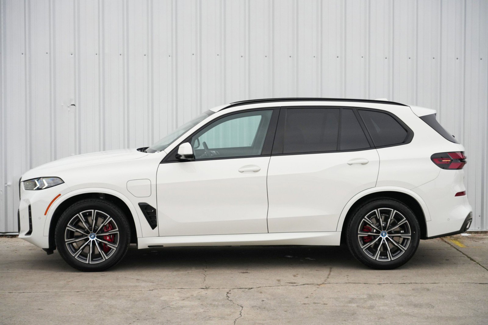 Used 2024 BMW X5 xDrive50e w/ M Sport Package image 55