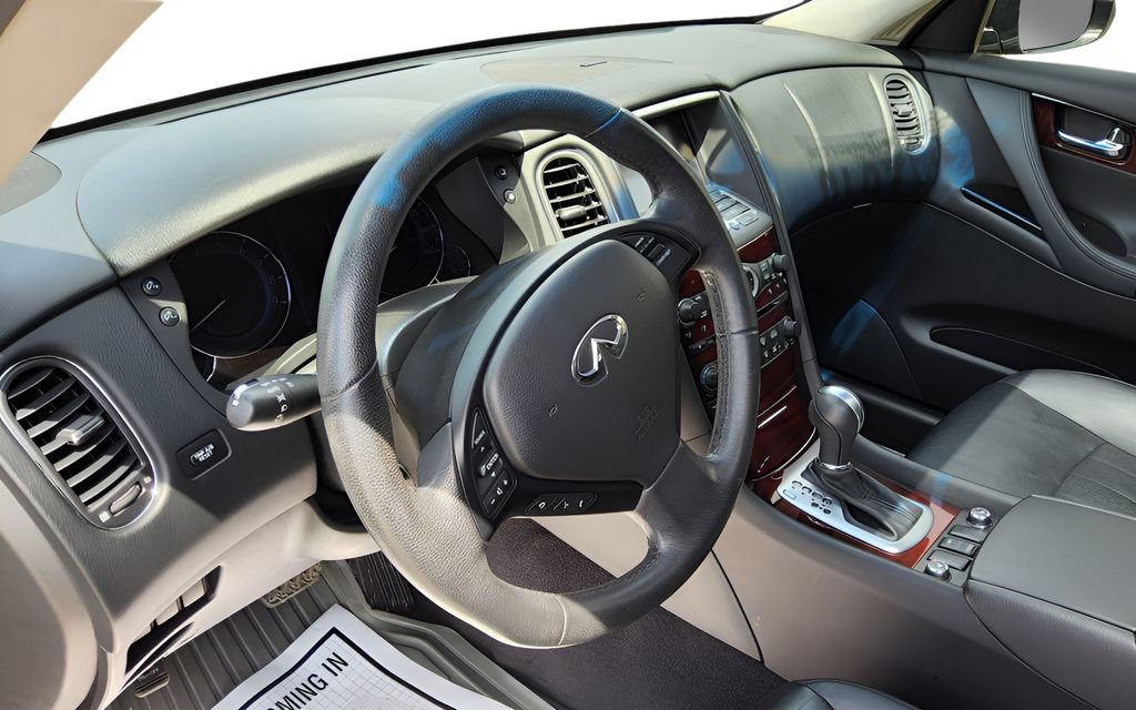 Used 2016 INFINITI QX50 2WD w/ Premium Plus Package image 20