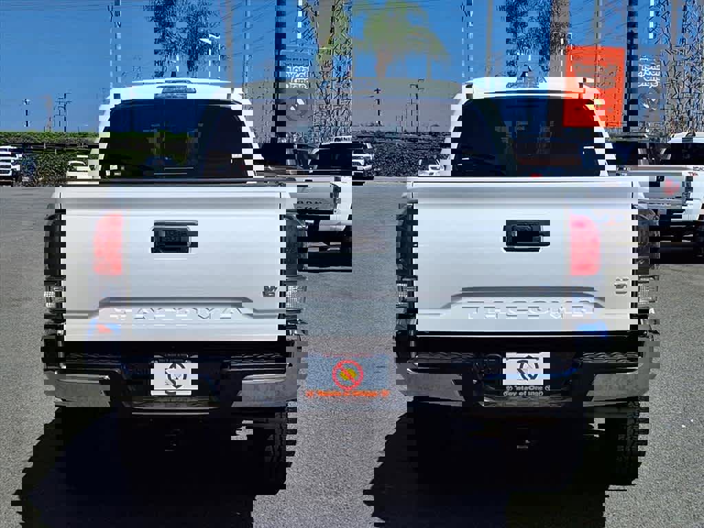 Certified 2023 Toyota Tacoma TRD Off-Road image 5