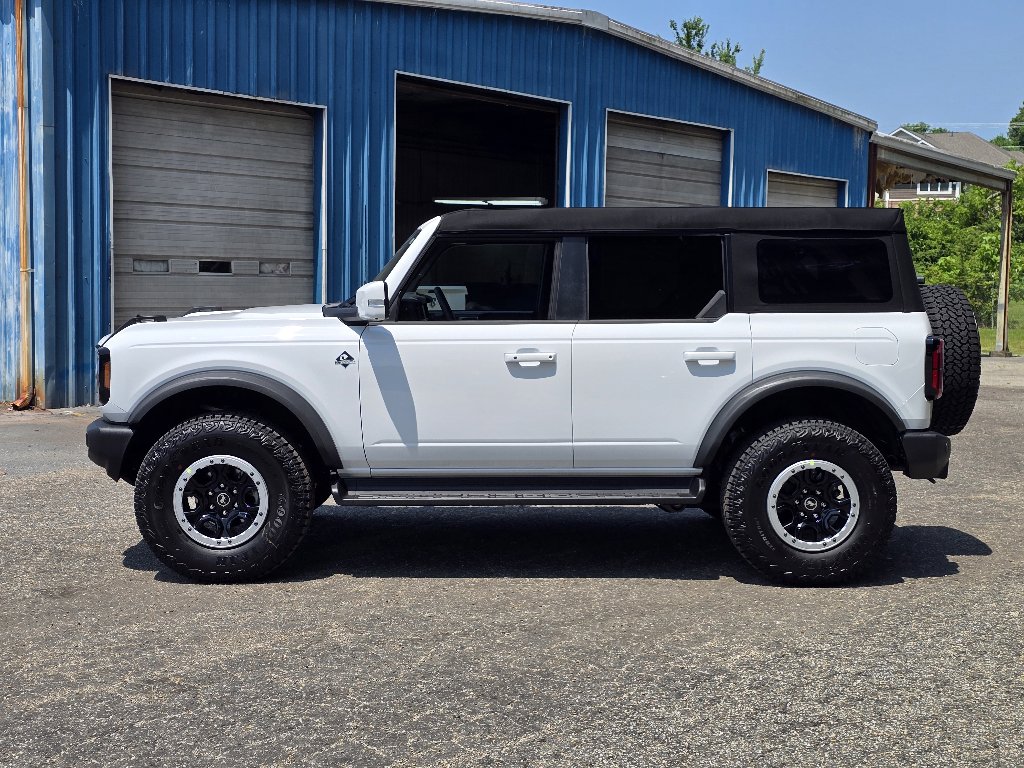 New 2025 Ford Bronco Outer Banks w/ Sasquatch Package image 18