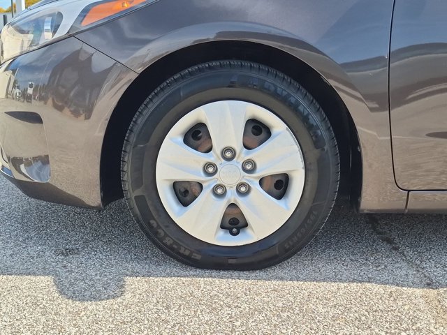 Used 2017 Kia Forte LX FWD image 21