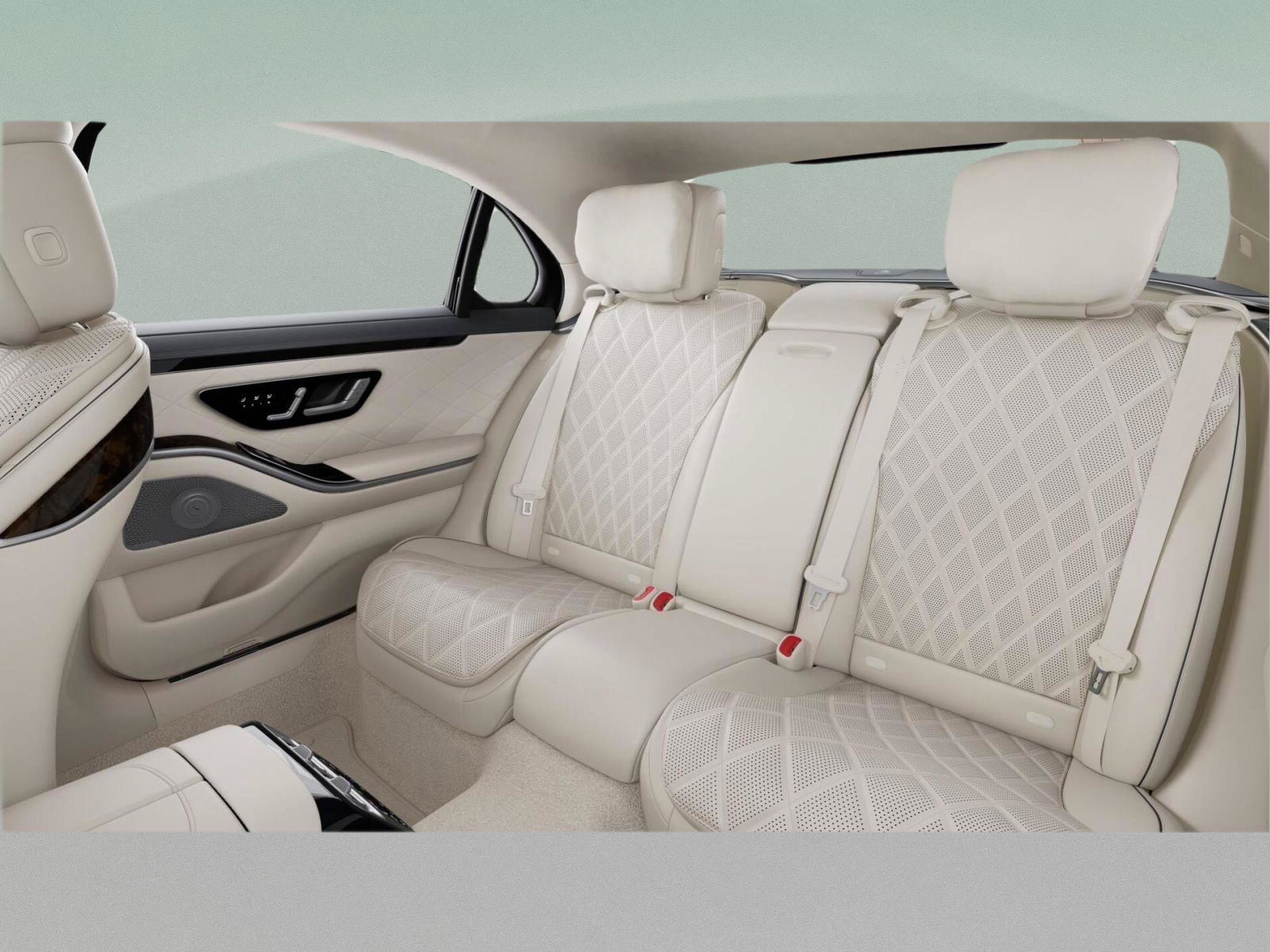 New 2026 Mercedes-Benz S 580e 4MATIC Sedan image 43