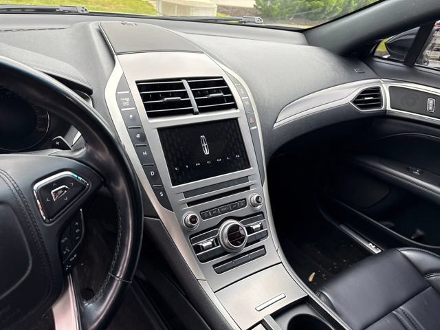 Used 2018 Lincoln MKZ Premiere FWD image 9