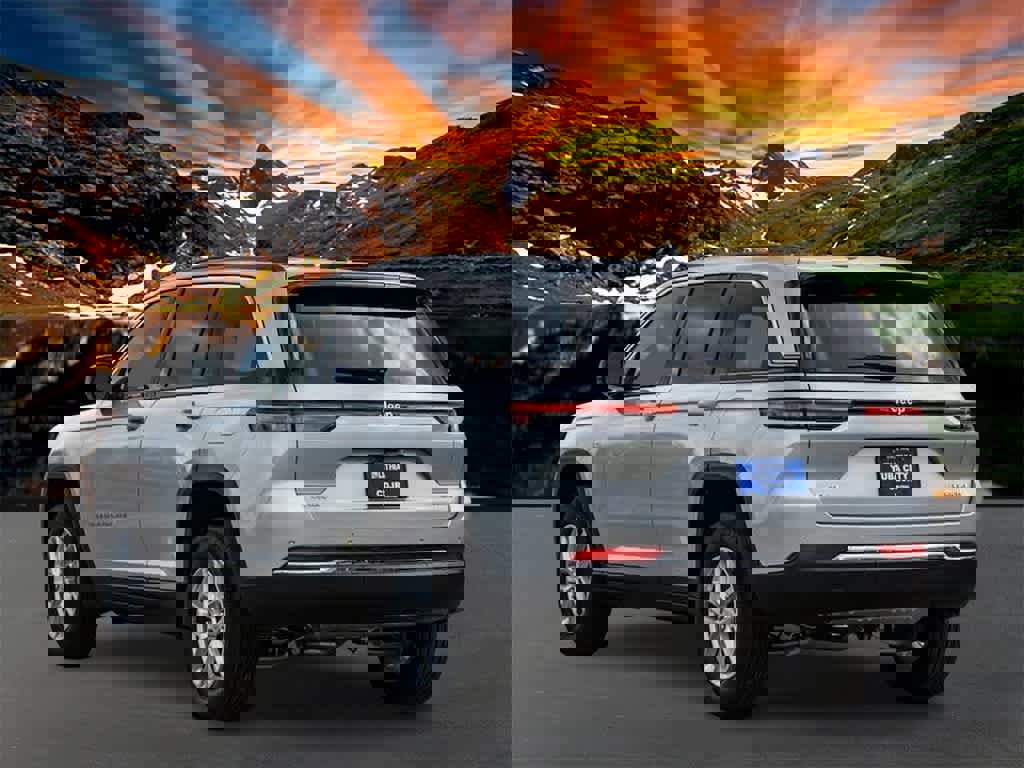 New 2024 Jeep Grand Cherokee Laredo X w/ Luxury Tech Group I image 3