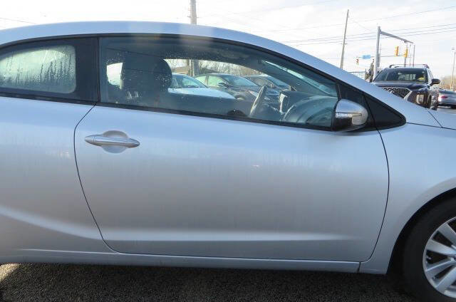 Used 2016 Kia Forte Koup EX FWD image 18
