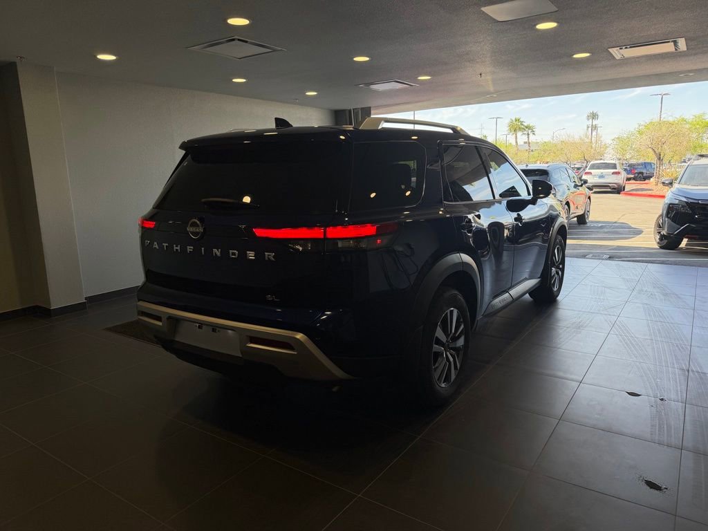 Used 2025 Nissan Pathfinder SL image 5