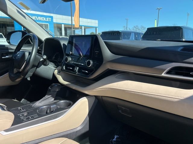 Used 2023 Toyota Highlander XLE image 35