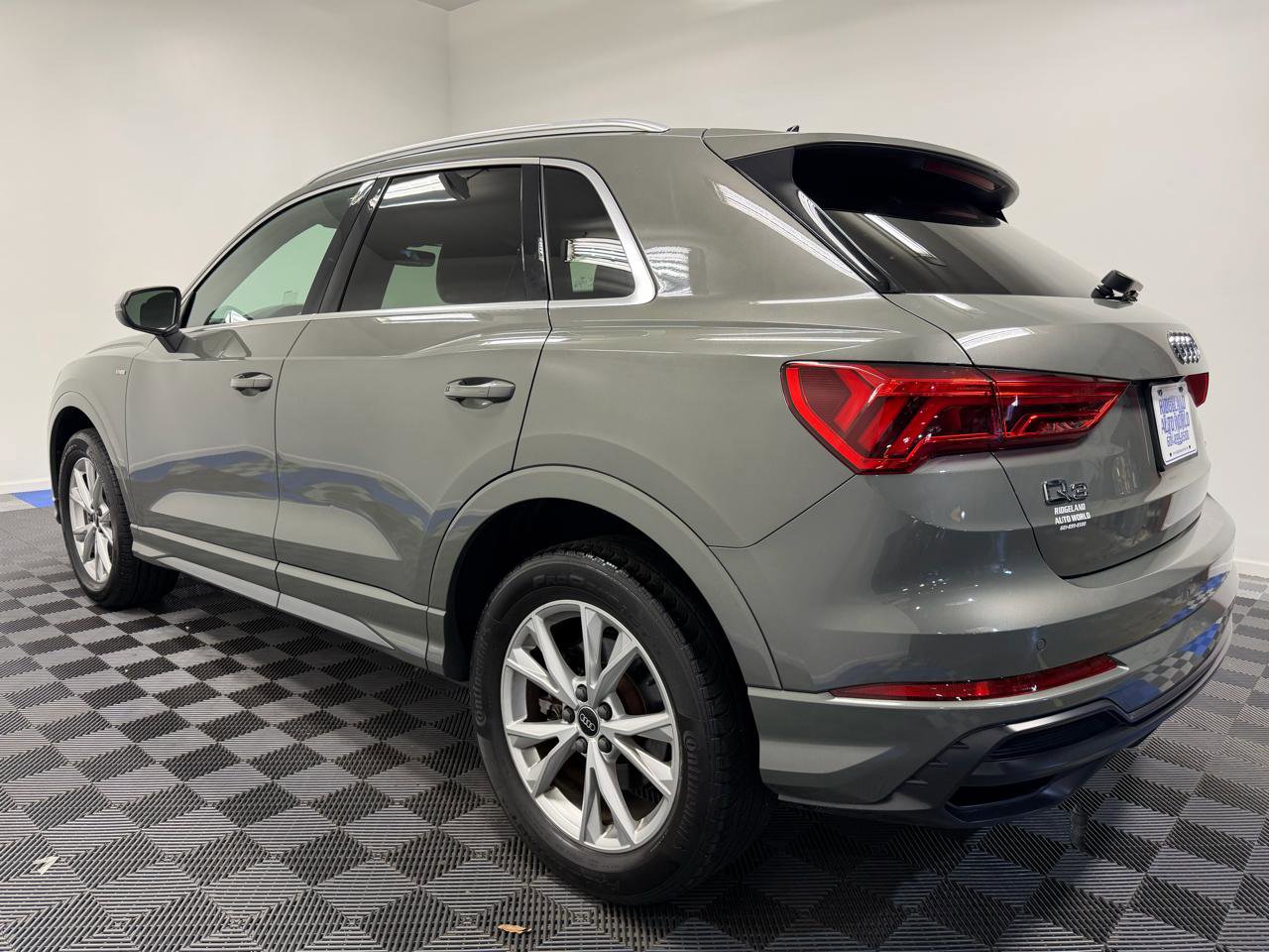 Used 2022 Audi Q3 2.0T Premium w/ Convenience Package image 10