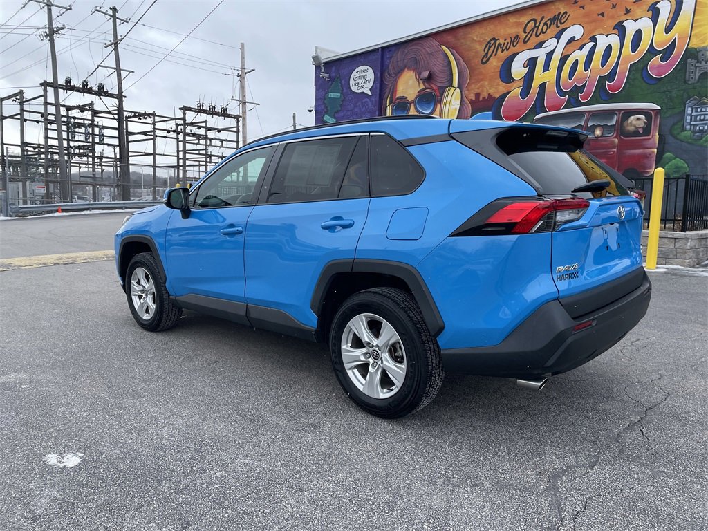 Used 2021 Toyota RAV4 XLE image 3