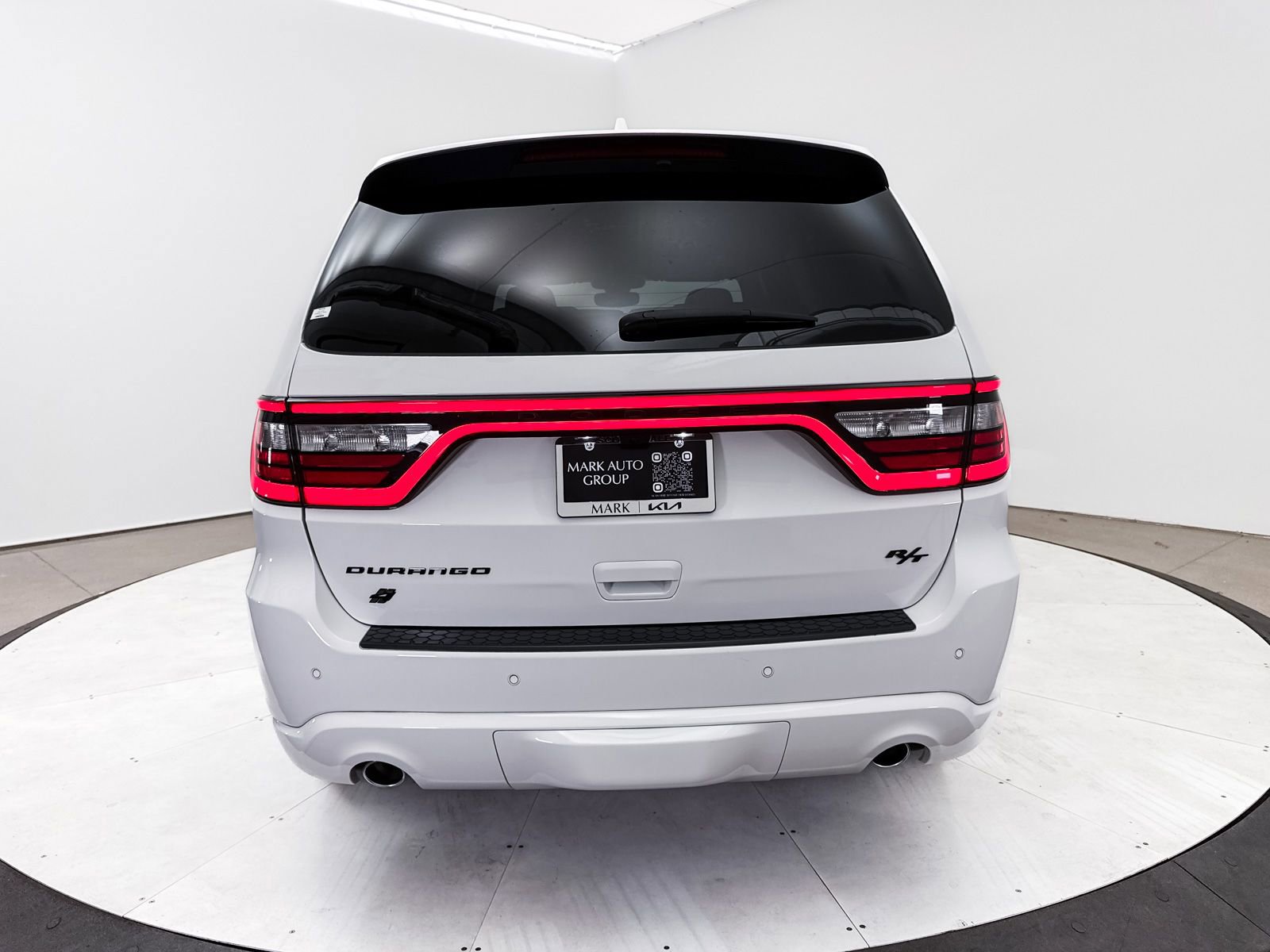 Used 2022 Dodge Durango R/T w/ Blacktop Package AWD/4WD image 17