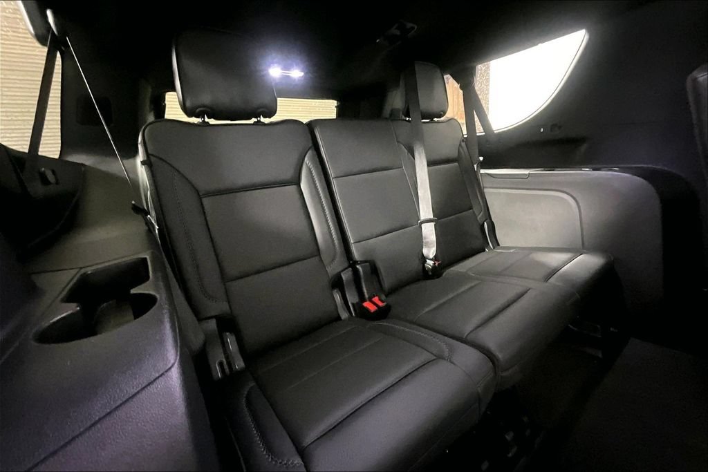 Used 2025 GMC Yukon XL Denali RWD image 23