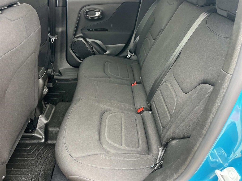 Used 2021 Jeep Renegade Latitude image 12