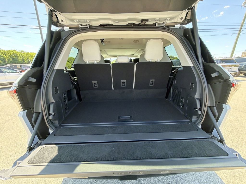 New 2026 Lincoln Navigator Reserve AWD/4WD image 25
