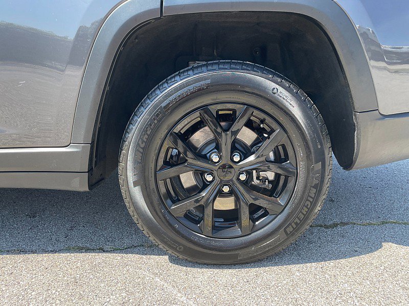 Used 2024 Jeep Grand Cherokee L Laredo image 35