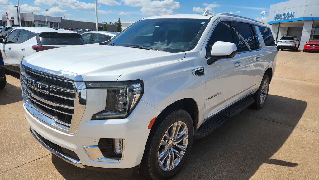 Used 2023 GMC Yukon XL SLT AWD/4WD image 2