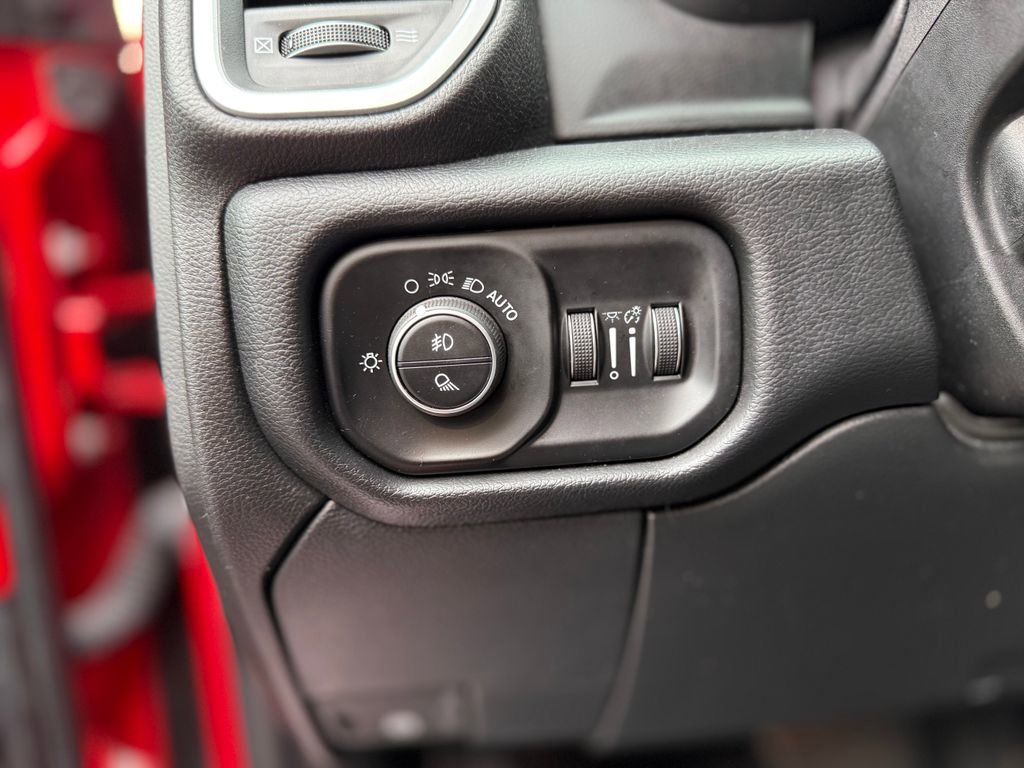 Used 2020 RAM 3500 Big Horn w/ Level 2 Equipment Group AWD/4WD image 23