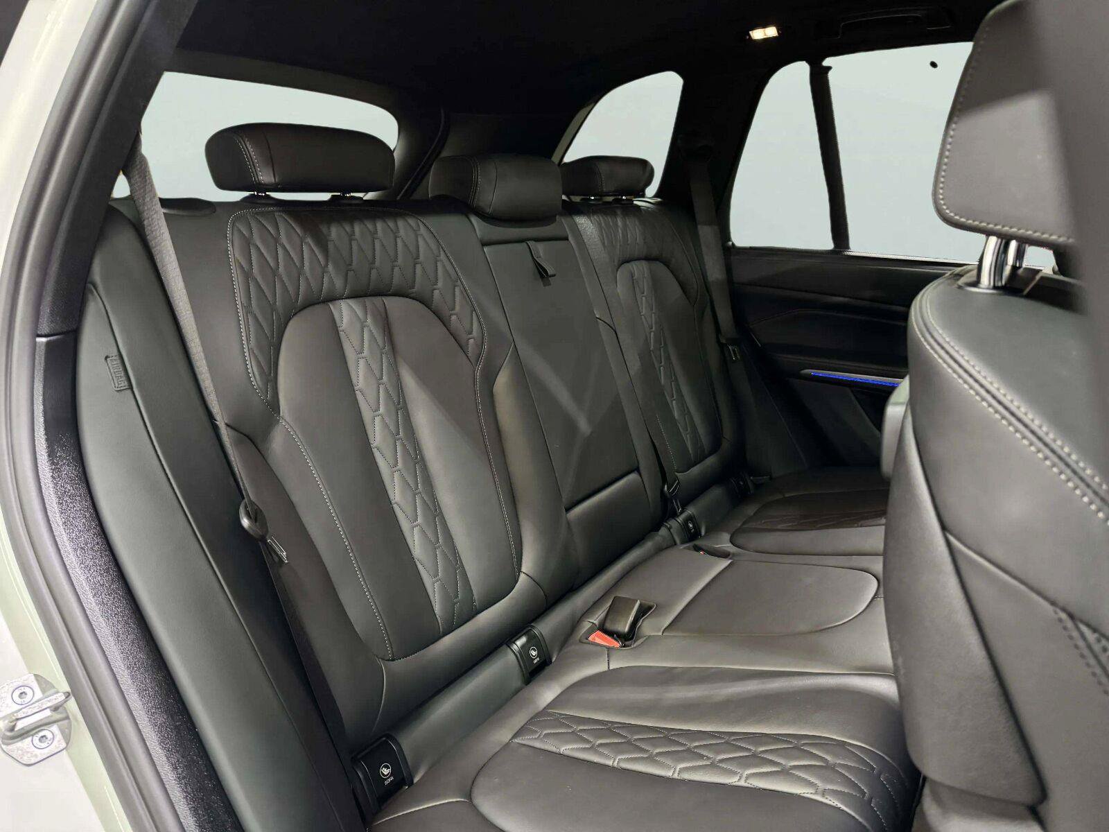 Used 2023 BMW X5 M50i w/ Executive Package AWD/4WD image 39
