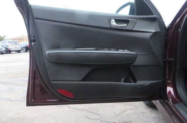 Used 2018 Kia Optima LX w/ 17" Alloy Wheels Package image 35