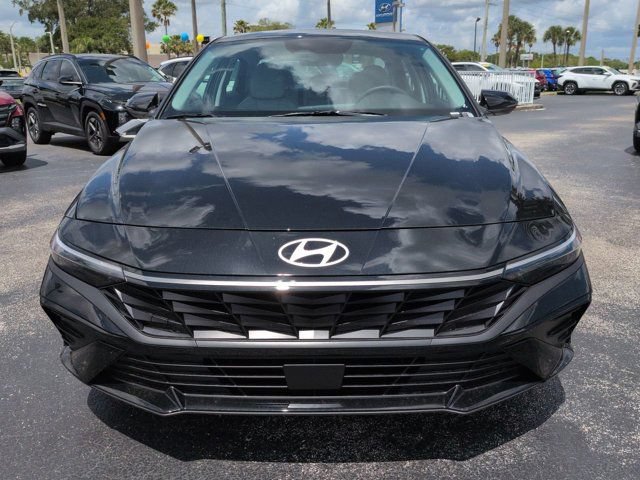 New 2026 Hyundai Elantra Limited FWD image 9