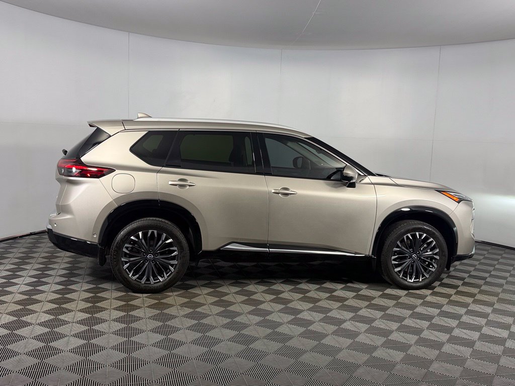Used 2025 Nissan Rogue Platinum w/ Tech Package FWD image 9