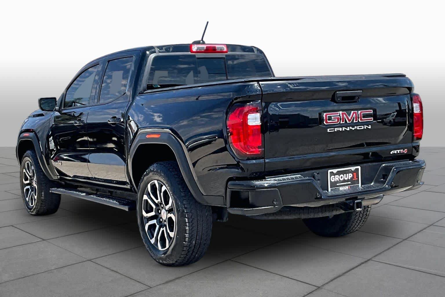 Used 2023 GMC Canyon AT4 w/ Canyon Safety Plus Package AWD/4WD image 12