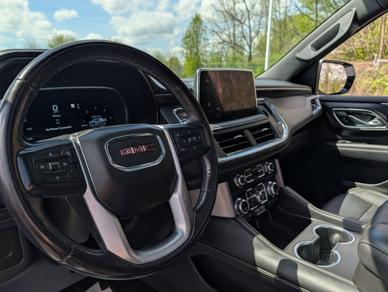 Used 2023 GMC Yukon SLT AWD/4WD image 32