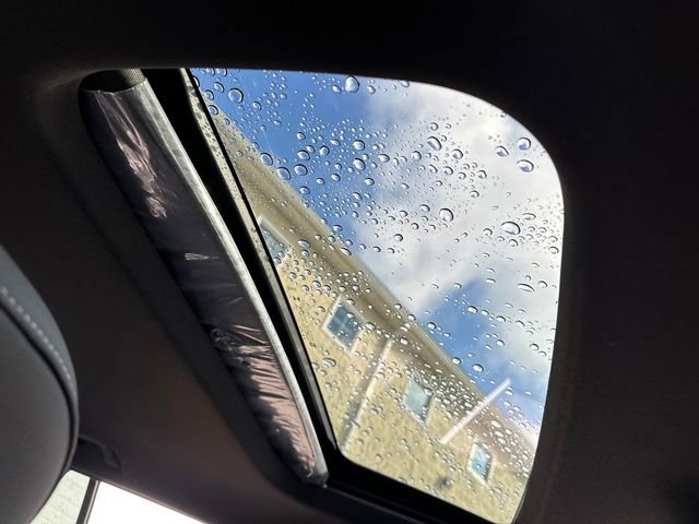 New 2026 Chevrolet Trax RS w/ Sunroof Package image 14