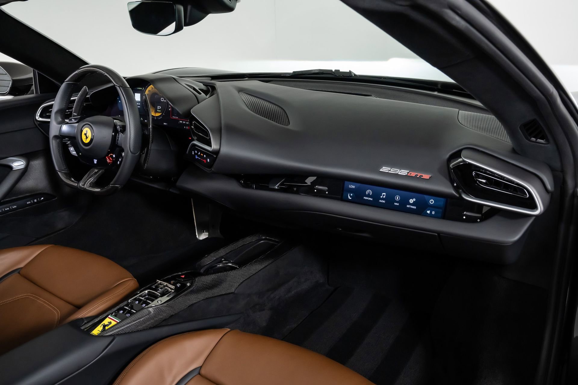 Used 2023 Ferrari 296 GTS RWD image 39