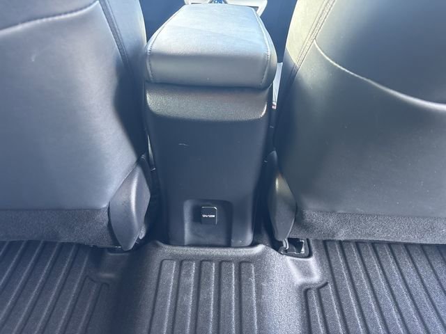 Used 2017 Toyota Prius Prime Advanced w/ Carpet Mat Package image 19