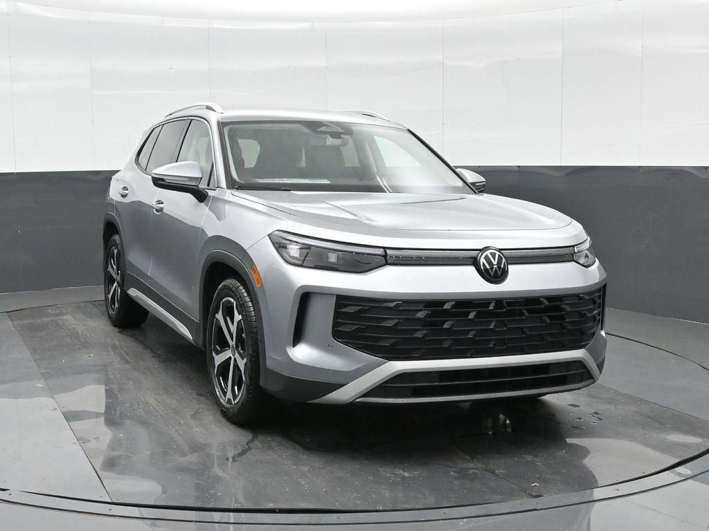 New 2026 Volkswagen Tiguan SE image 2