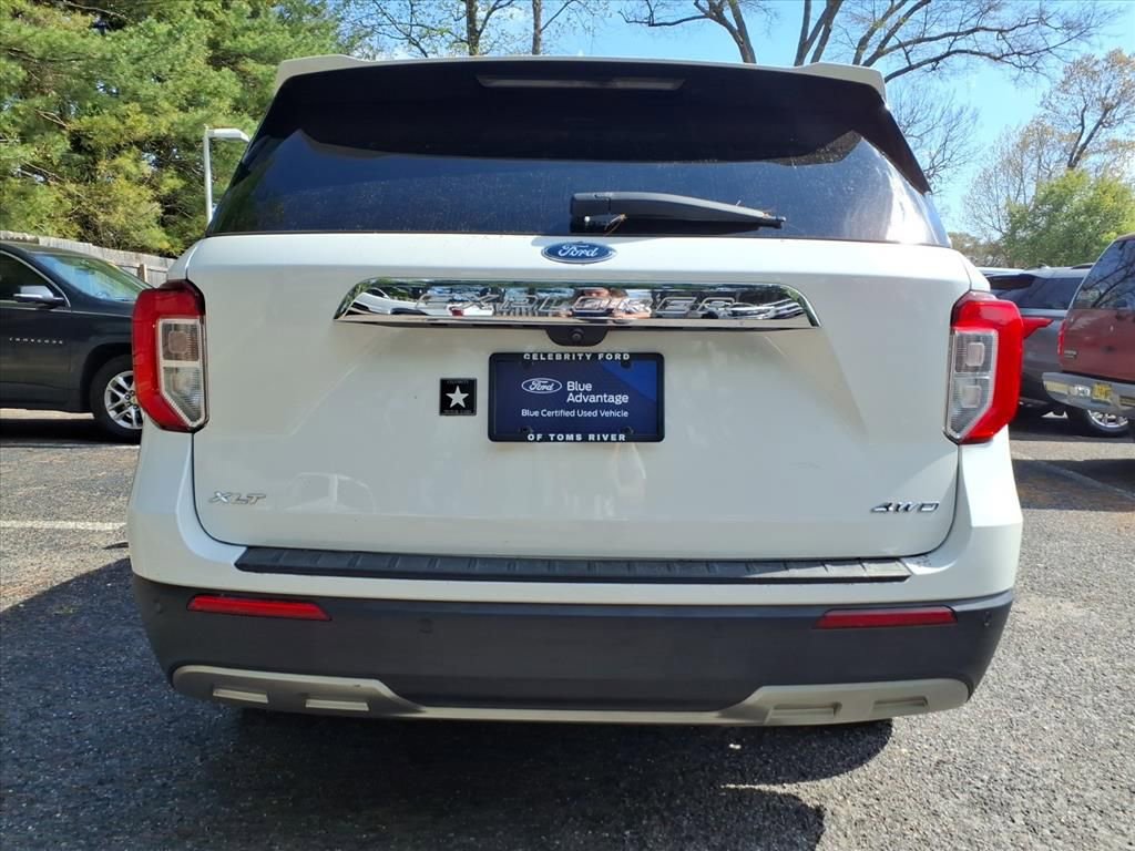 Used 2021 Ford Explorer XLT w/ Equipment Group 202A AWD/4WD image 3