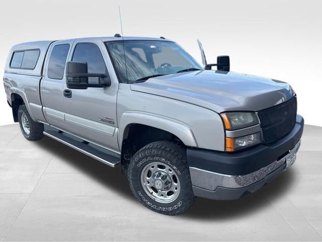 Used 2005 Chevrolet Silverado 2500 LT w/ Heavy-Duty Power Package AWD/4WD image 9