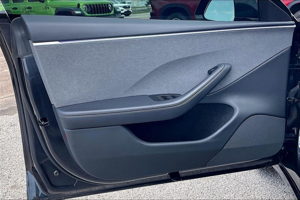 Used 2025 Tesla Model 3 Long Range RWD image 16