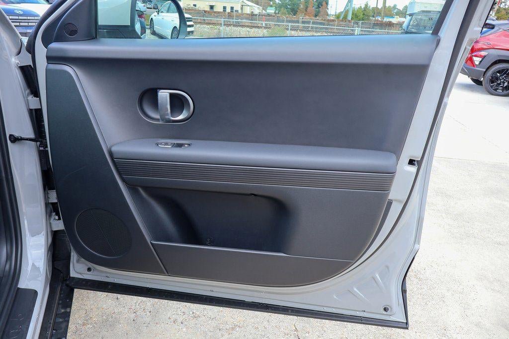 New 2026 Hyundai Ioniq 5 SE image 12