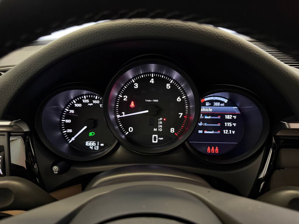 Certified 2023 Porsche Macan AWD/4WD image 20