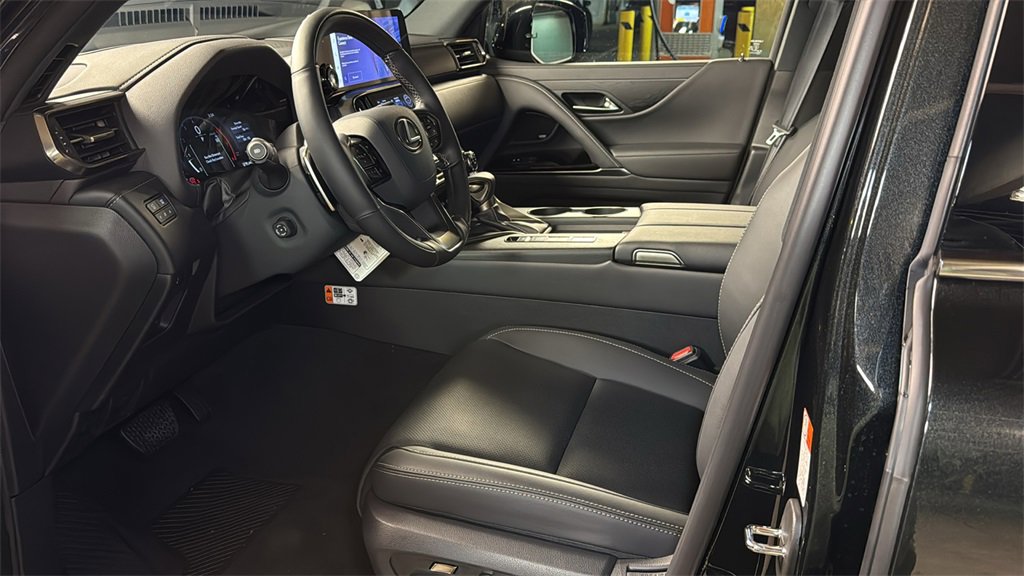 New 2025 Lexus LX 600 4WD w/ Luxury Package image 25