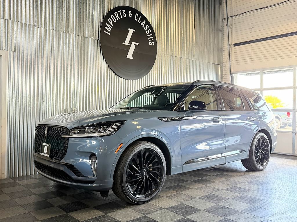 Used 2025 Lincoln Aviator Reserve w/ Equipment Group 201A AWD/4WD image 1