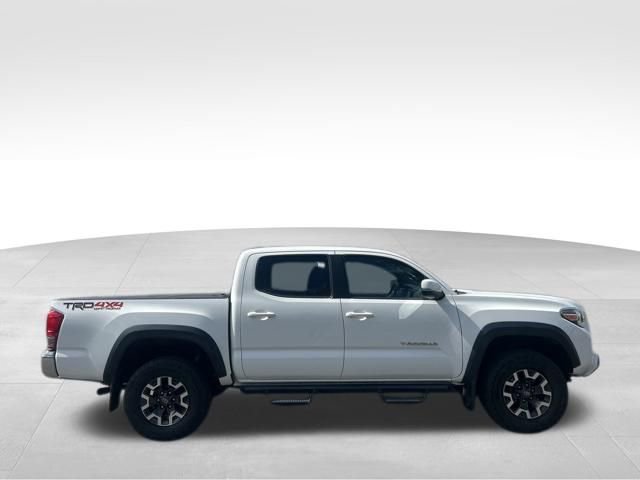 Used 2017 Toyota Tacoma TRD Off-Road w/ Tow Package (A/T) image 6