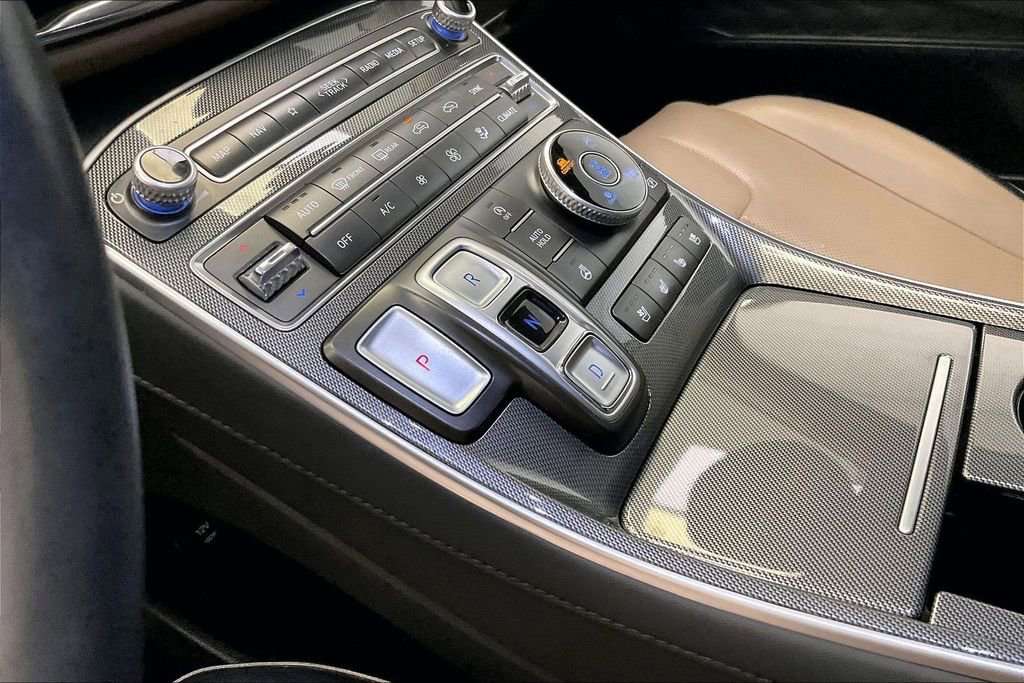 Certified 2023 Hyundai Santa Fe Limited AWD/4WD image 16