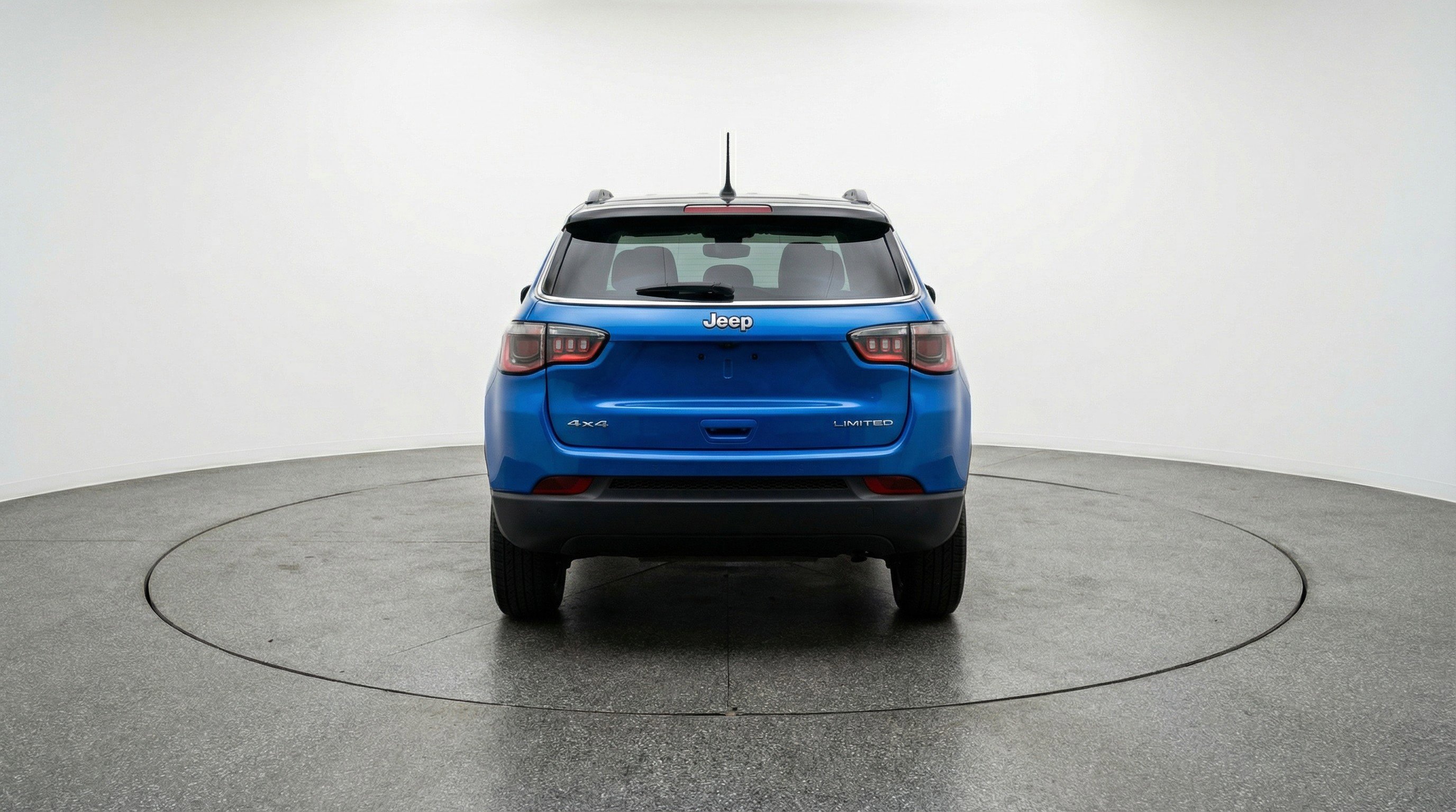 Used 2025 Jeep Compass Trailhawk image 7