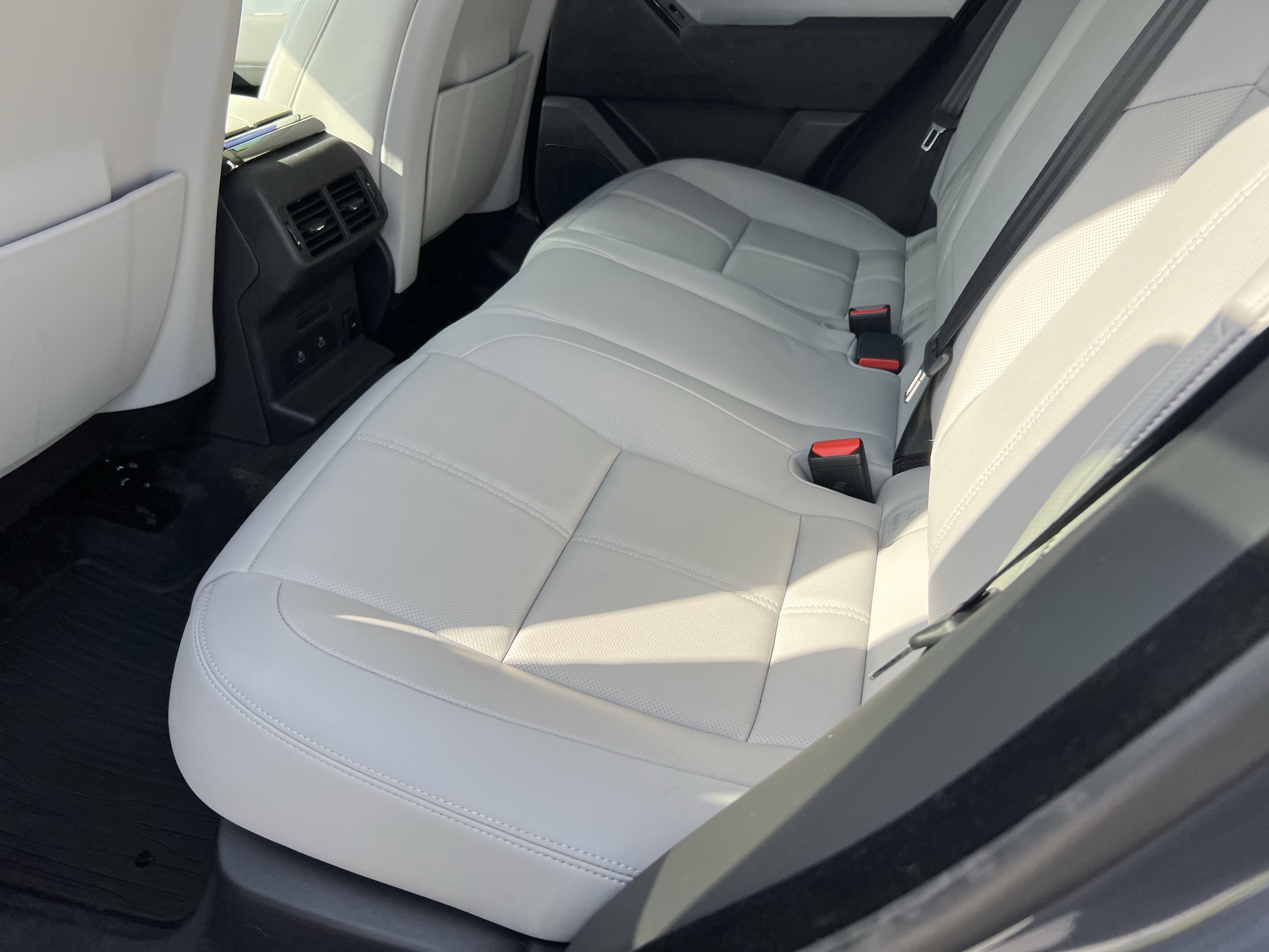 Certified 2025 Land Rover Range Rover Velar S image 34