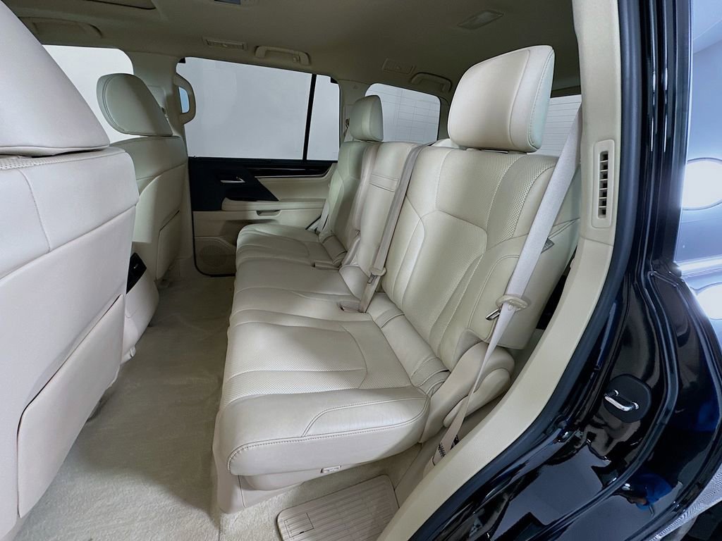 Used 2018 Lexus LX 570 4WD image 25