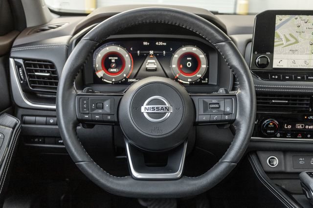 Used 2021 Nissan Rogue Platinum image 7