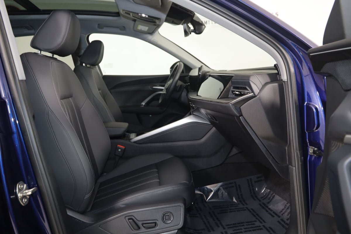 Used 2025 Audi Q5 Premium w/ Convenience Package AWD/4WD image 13