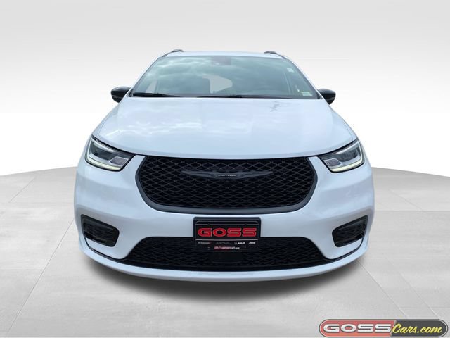 New 2026 Chrysler Pacifica Select w/ S Appearance Package FWD image 2